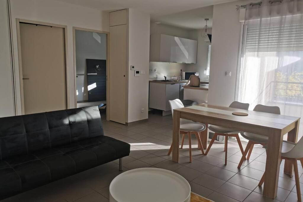 Appartement T2 Accessible Pmr Avec Terrasse Et Garage Onet-le-Château Exterior foto